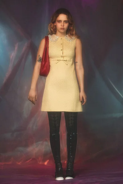 Look 18